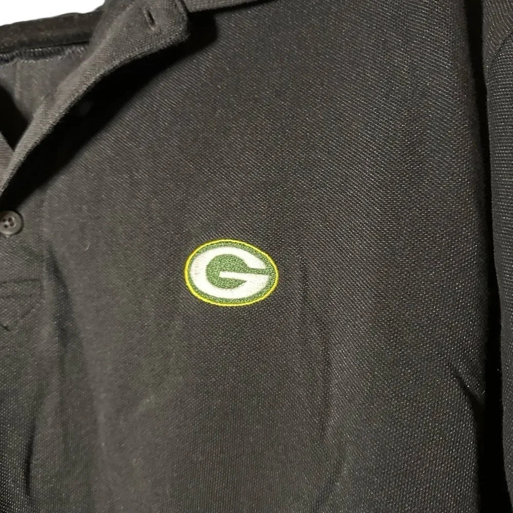 Men’s Cutter and Buck Green Bay Packer Polo shirt.